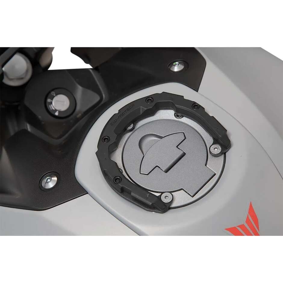 Anello Serbatoio PRO Sw-Motech TRT.00.787.30501/B Per Yamaha R1; R3; MT-03; MT-10; MT-125; Benelli Leoncino 500/800