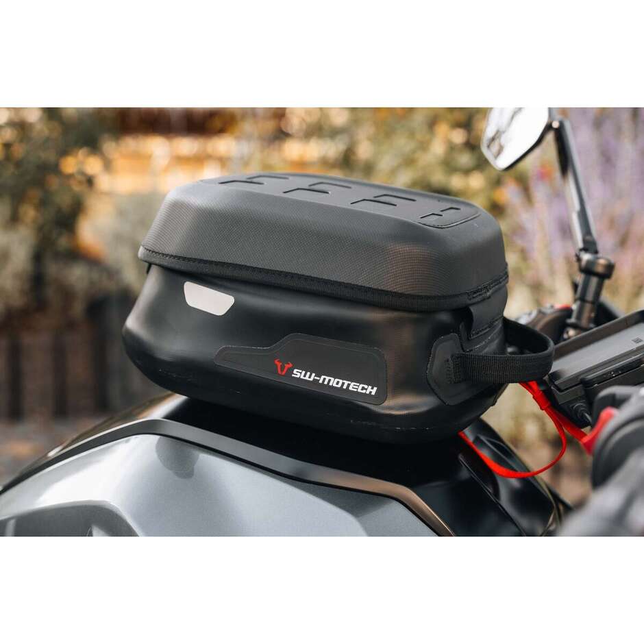Black Sw-Motech BC.WPB.00.028.10000 Waterproof Motorcycle Tank Bag