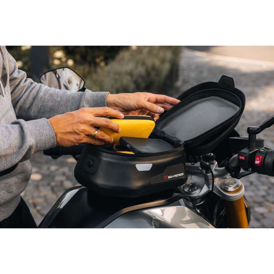 Black Sw-Motech BC.WPB.00.028.10000 Waterproof Motorcycle Tank Bag