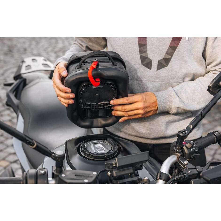 Black Sw-Motech BC.WPB.00.028.10000 Waterproof Motorcycle Tank Bag