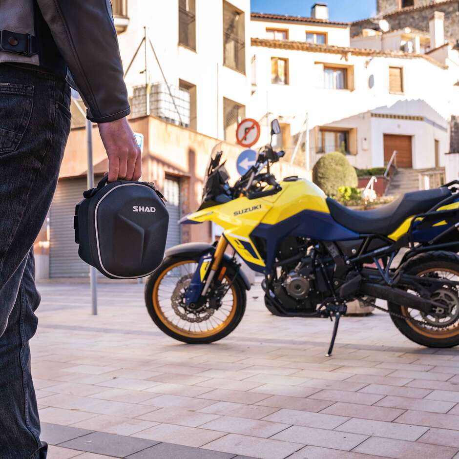 CLICK SYSTEM Shad E02C 3 Litre Motorcycle Tank Bag