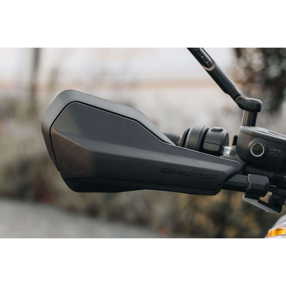 Kit de protège-mains sport noir Sw-Motech HDG.00.220.28600/B pour Triumph Speed Triple S / RS (18-)