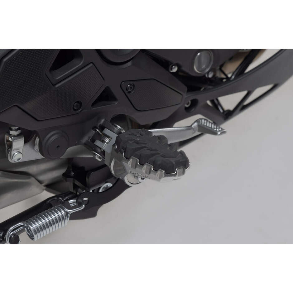 Kit Pedane Regolabili EVO Sw-Motech FRS.08.112.10102 Modelli Kawasaki