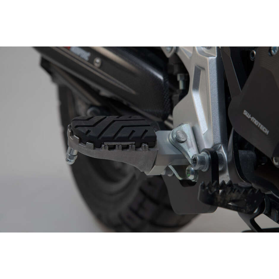 Kit Pedane Regolabili Ion Argento / Nero Sw-Motech FRS.06.011.10201/S Per Modelli Yamaha Tenere 700 (19-)