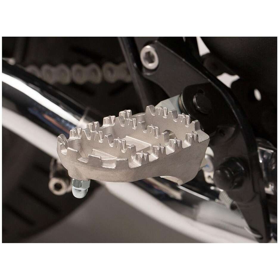 Kit Pedane Regolabili ION Sw-Motech FRS.11.011.10201/S per TRIUMPH BONNEVILLE / T 100 (2004 - 2016) / SCRAMBLER (2005 >)