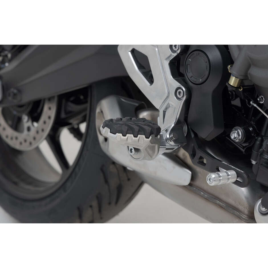 Kit Pedane Regolabili Sw-Motech FRS.11.112.10500 Triumph Tiger 660 (2021-2024)/ Yamaha Tracer 700 / 7