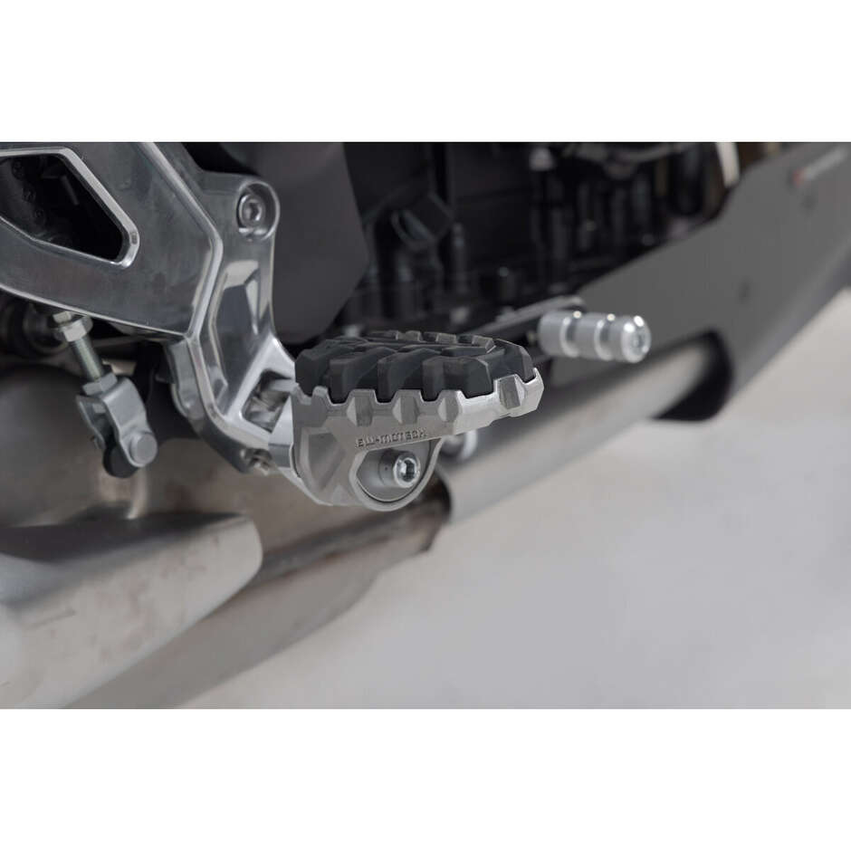 Kit Pedane Regolabili Sw-Motech FRS.11.112.10500 Triumph Tiger 660 (2021-2024)/ Yamaha Tracer 700 / 7