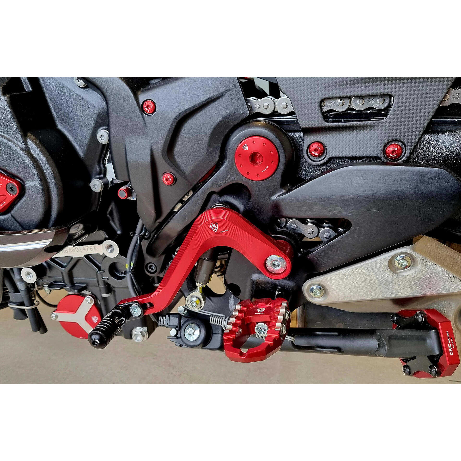 PEC04 Ducati Diavel V4 CNC Racing Hinterradbrems-/Schalthebel-Kit, rot ...