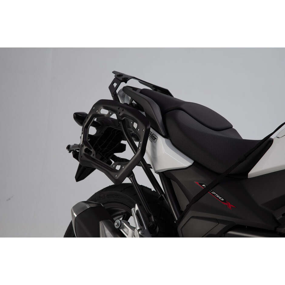 Support latéral Sw-Motech PRO KFT.01.699.30000/B pour HONDA NC750X / XD - NC750S / SD