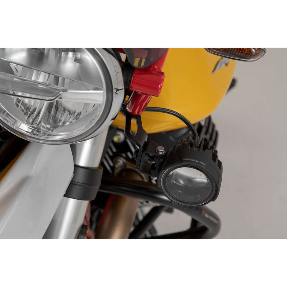 Supporto Per Faretti Nero Sw-Motech NSW.17.925.10000/B Per Moto Guzzi V85 TT (19-23)