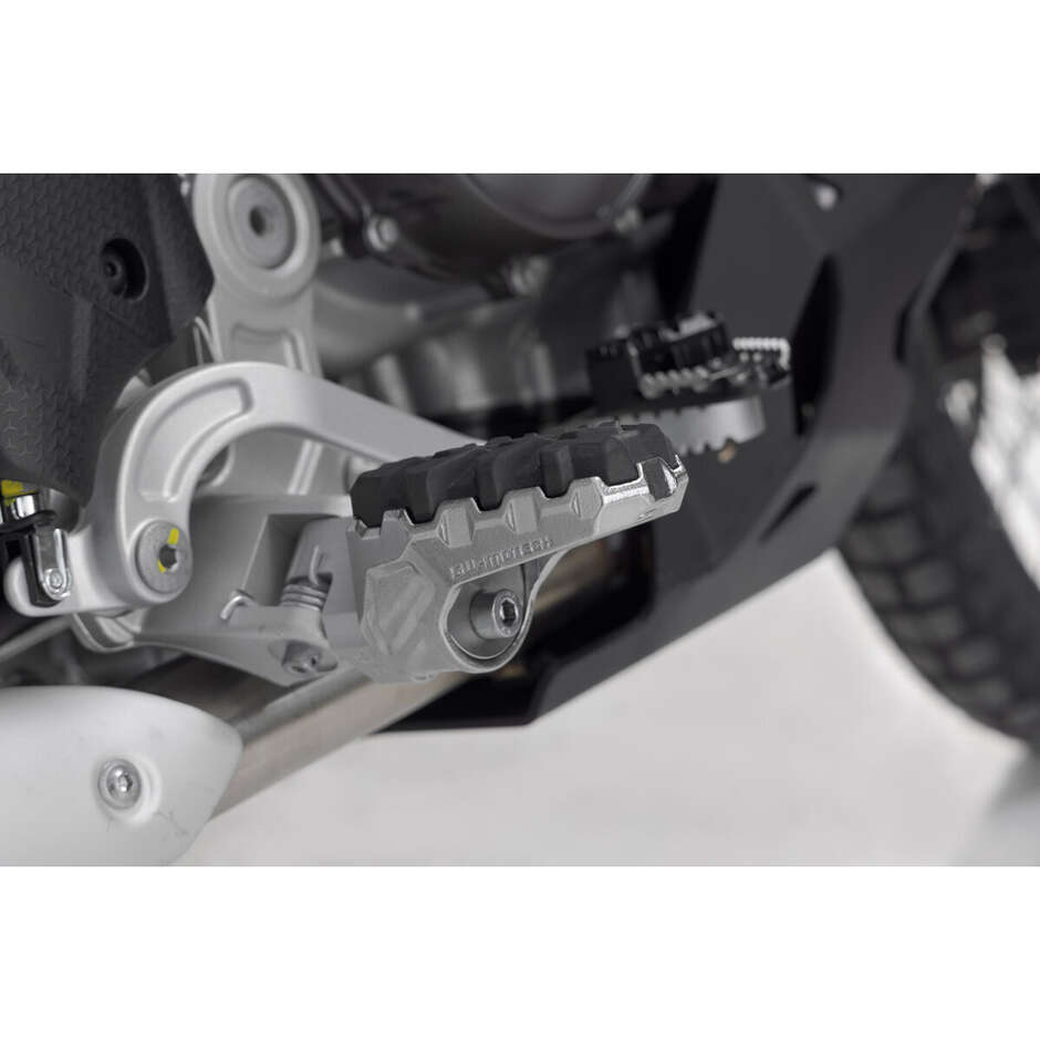 Sw-Motech FRS.06.112.10201 Evo Verstellbares Fußrasten-Set Silber/Schwarz
