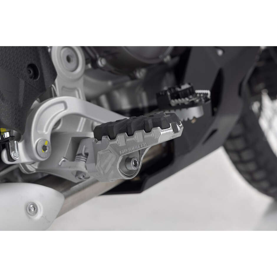 Sw-Motech FRS.13.112.10200 Evo Adjustable Footrest Kit Silver / Black