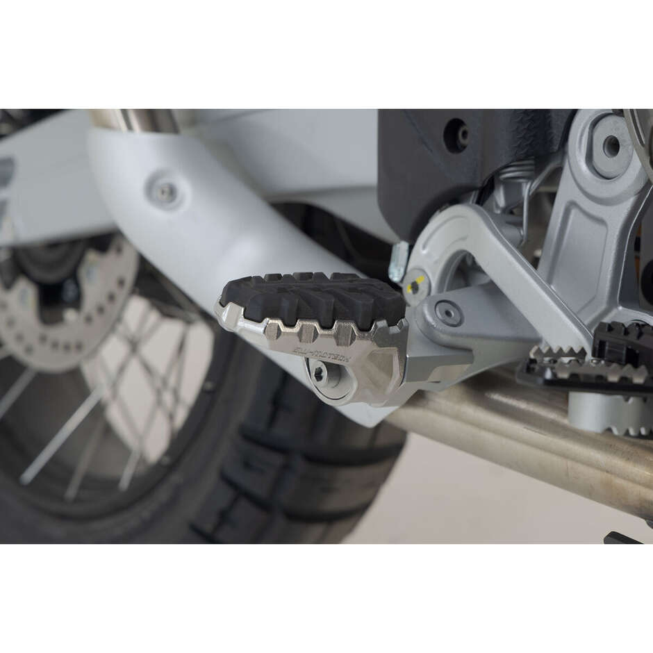 Sw-Motech FRS.13.112.10200 Evo Adjustable Footrest Kit Silver / Black