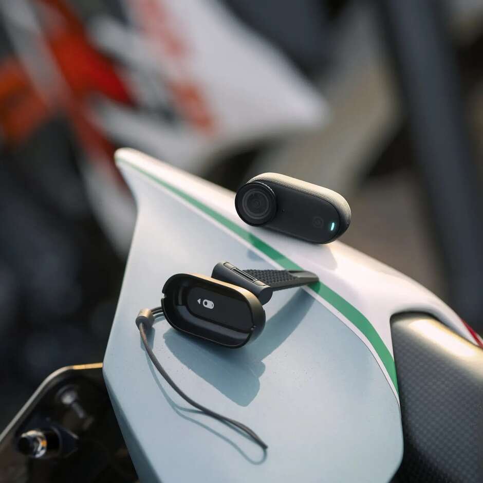 Videocamera Insta360 GO 3S - PACK MOTO POV da Casco Edizione Speciale