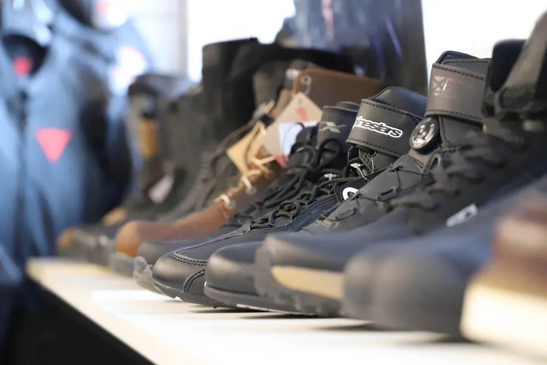 Inside the Outletmoto Florence store - photo 3